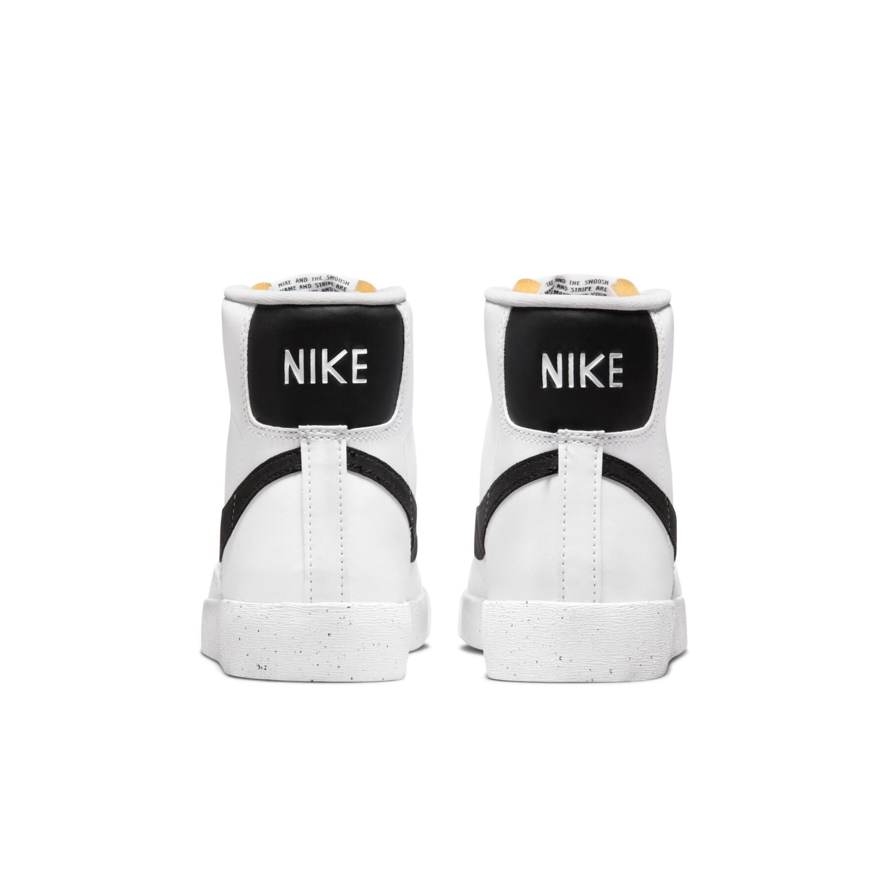 Zapatillas de deporte para mujeres Nike Blazer Mid '77 Next Nature